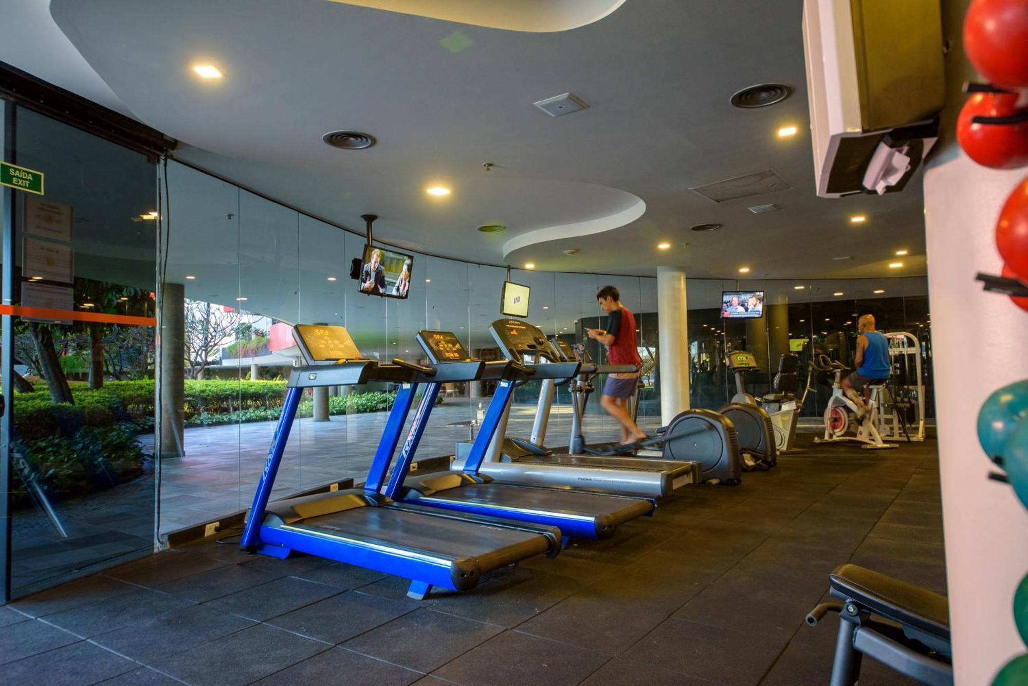 Royal Tulip Brasilia Alvorada Hotel ภายนอก รูปภาพ A treadmill