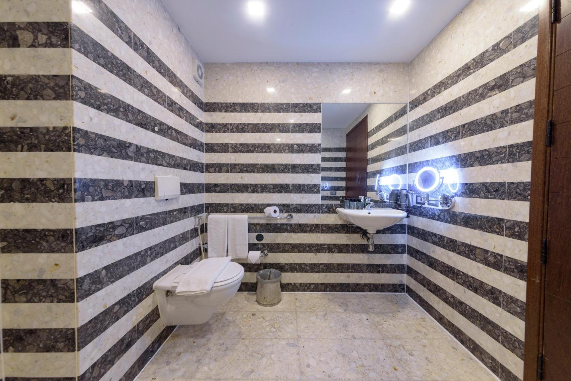 Royal Tulip Brasilia Alvorada Hotel ห้อง รูปภาพ Bathroom